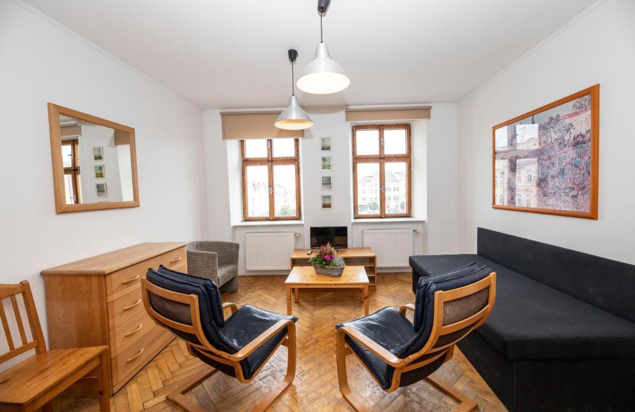Hotel Praha Броумов Екстер'єр фото